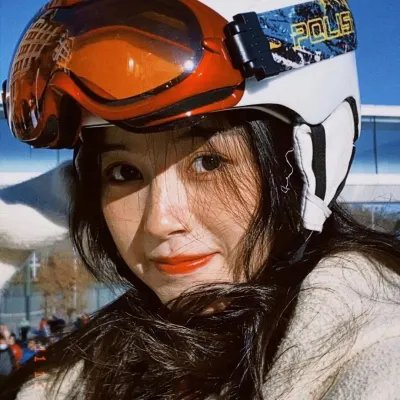 情比山高